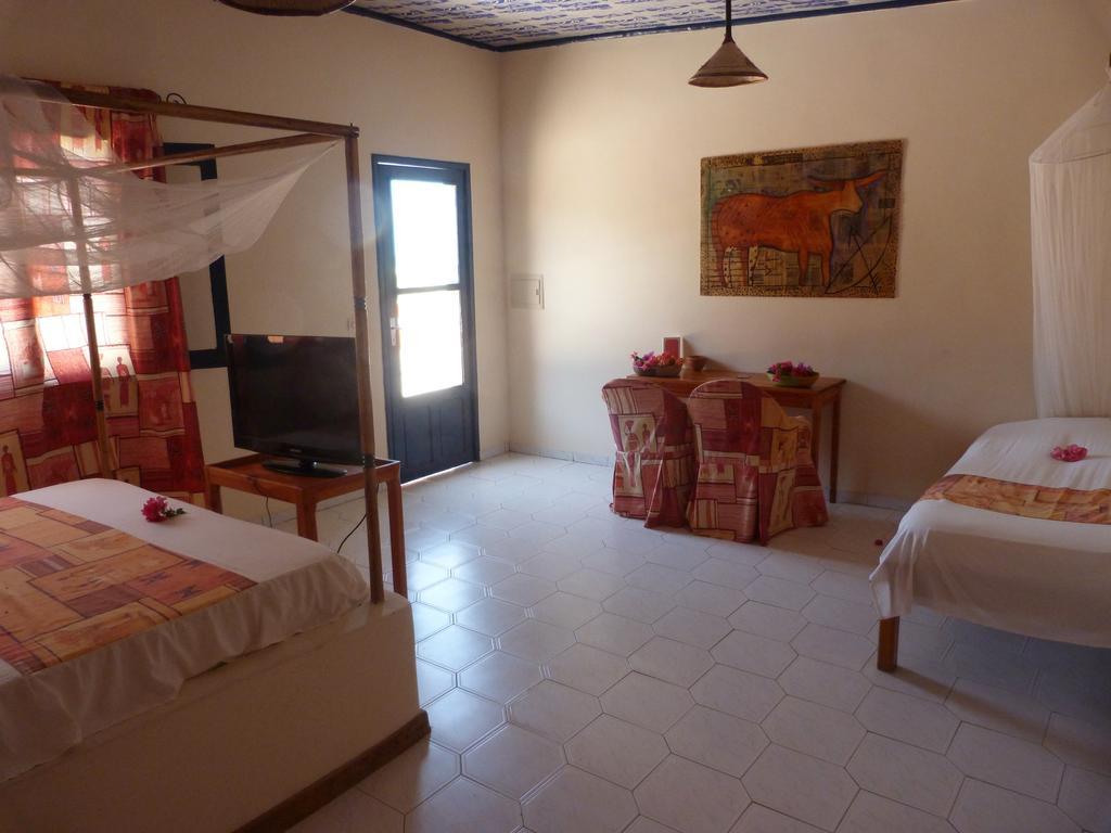 Hotel Mermoz Saint-Louis Extérieur photo