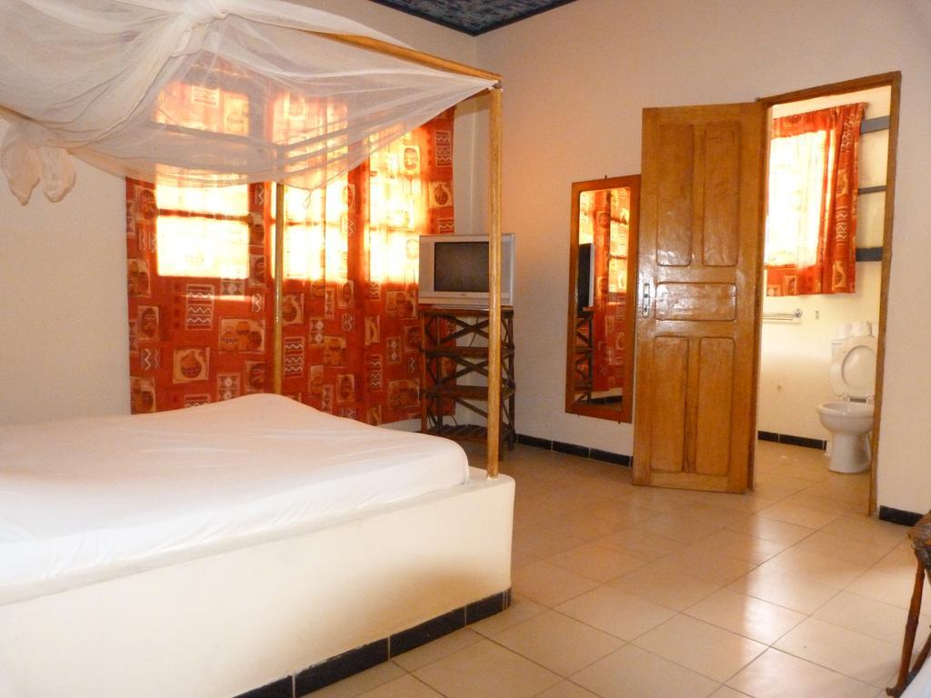 Hotel Mermoz Saint-Louis Extérieur photo
