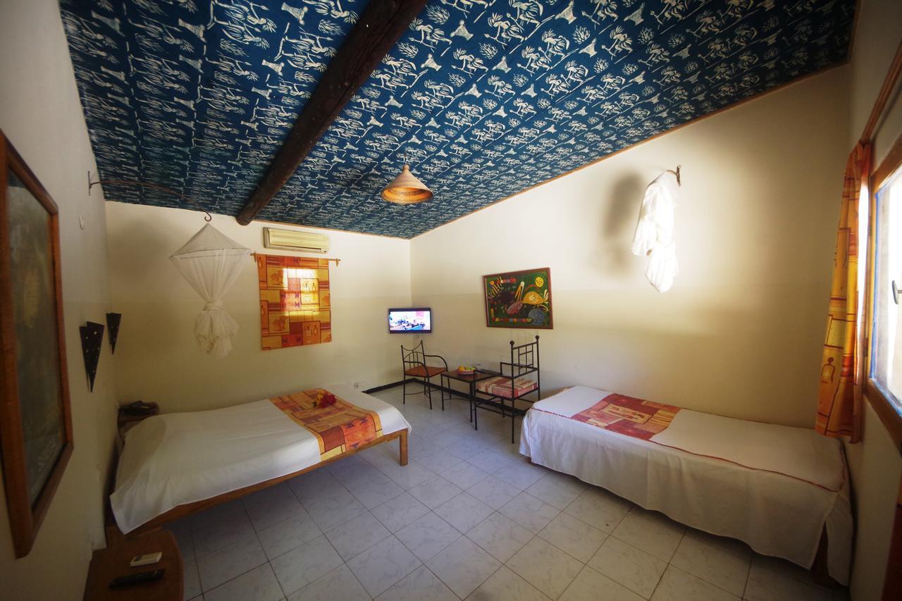 Hotel Mermoz Saint-Louis Extérieur photo